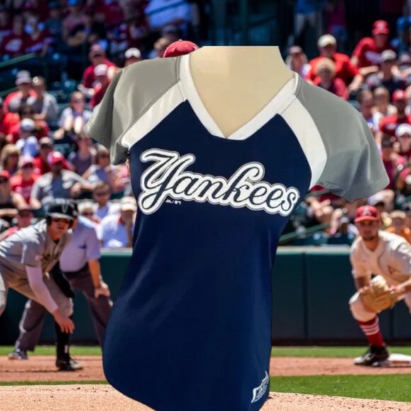 MLB NEW YORK YANKEES Tee Shirt Size Med Short Raglan Sleeves V Neck World Series - Picture 2 of 8